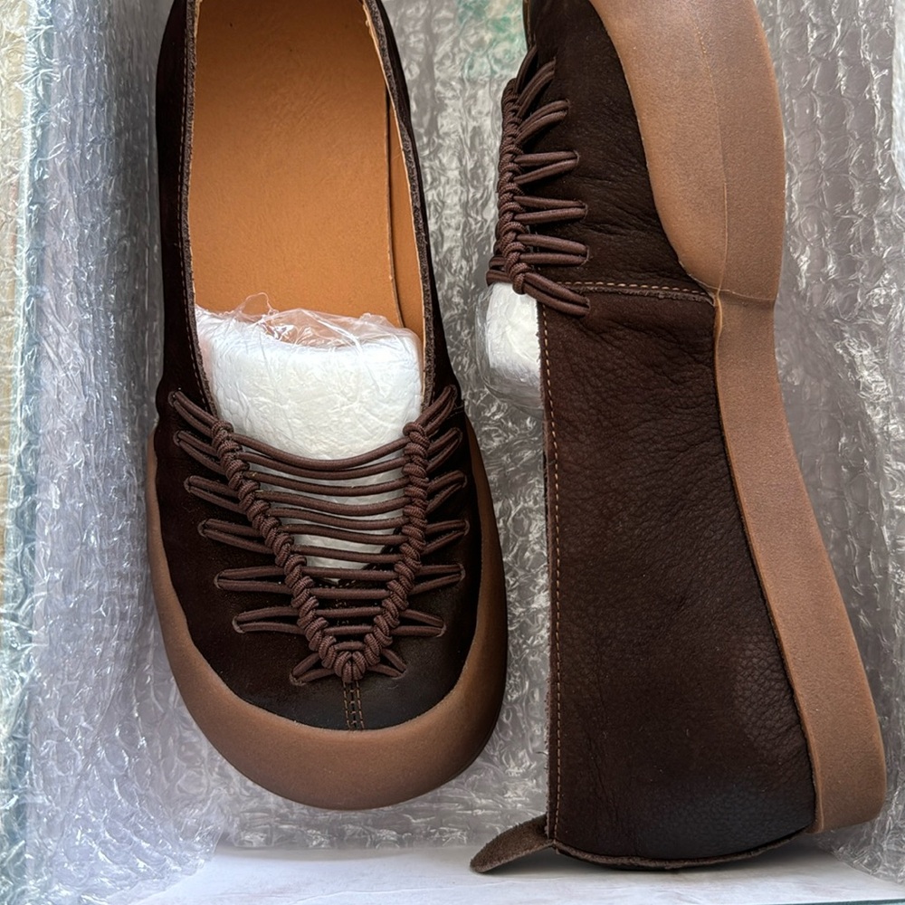 Soolinen Cross strap sandals size 8